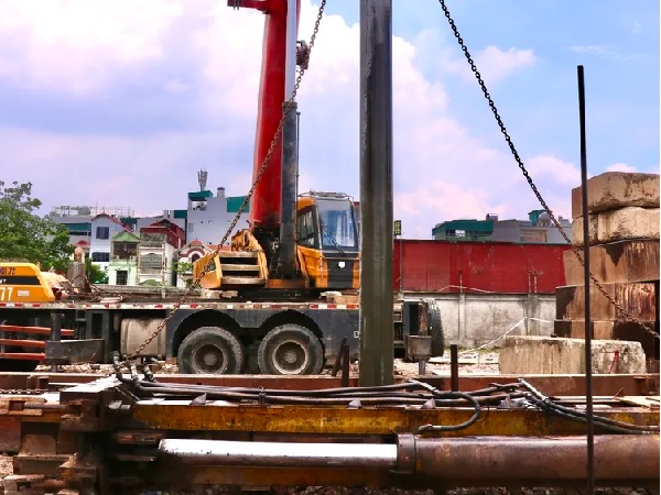 Chạy đua tiến độ trên công trường dự án cao tốc kết hợp đường sắt đô thị V+