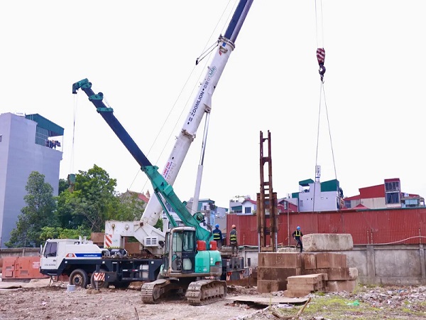 Ngày thứ 3 tăng tốc, hoàn thành 7/20 tim cọc tại dự án đường cao tốc kết hợp đường sắt đô thị V+